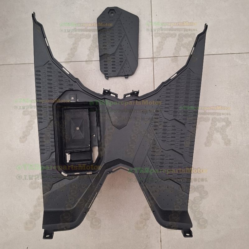 Pijakan Kaki atas Lantai Footrest atas + Tutup Aki Motor Honda Vario 125 150 LED Old 2015 2016 2017
