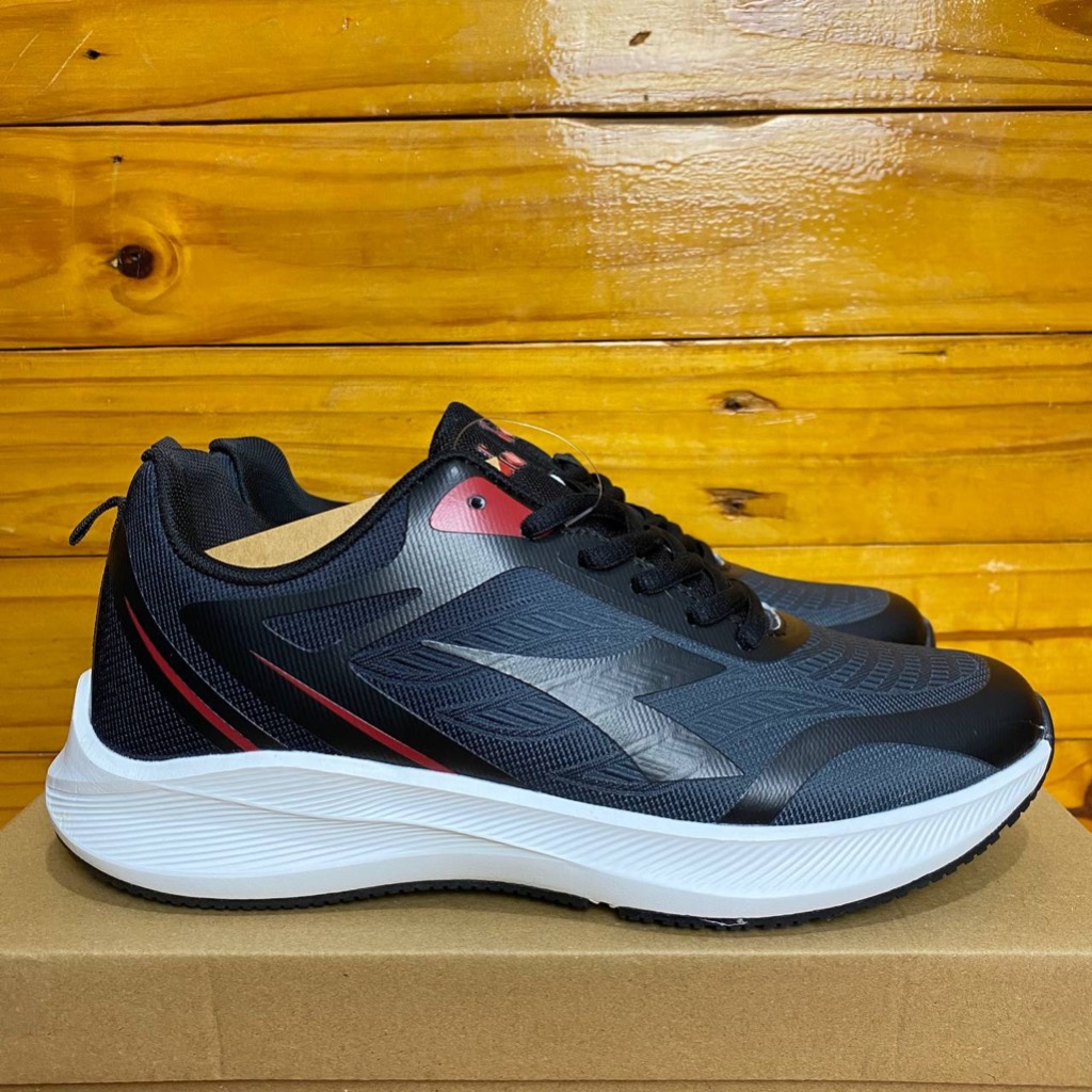 2 VARIASI WARNA SEPATU DIADORA PRIA DIADORA HARBIN BLACK WHITE & NAVY WHITE MAN SNEAKER RUNNING SPOR
