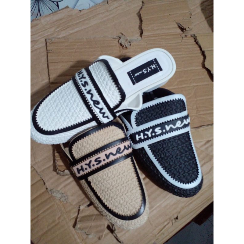 2401/sepatu sandal slop karet wanita motif huruf merk h.y.s new size 36-41