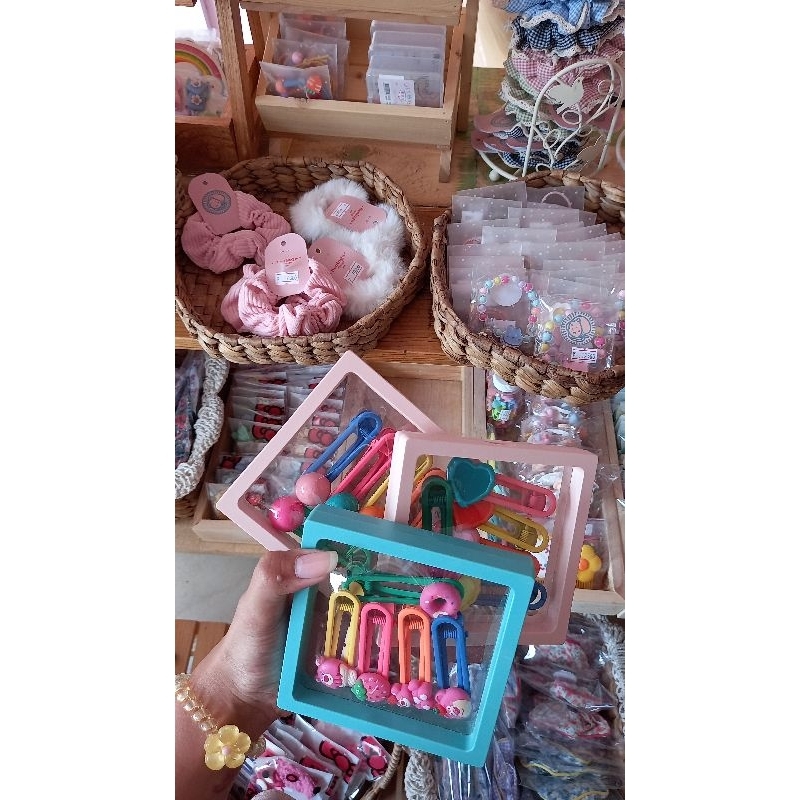 Jepit Rambut Set Kotak Warna Warni