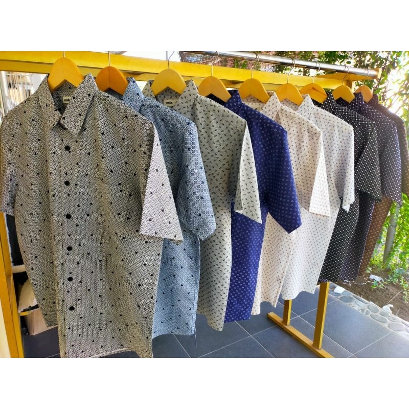 kemeja COLE lengan pendek