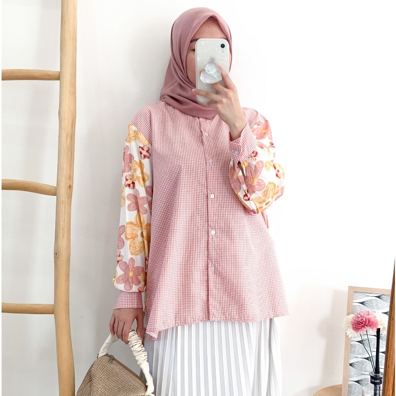 Nami Shirt / Kemeja Wanita / Blus Korea / Atasan Bunga / Two Tone Shirt