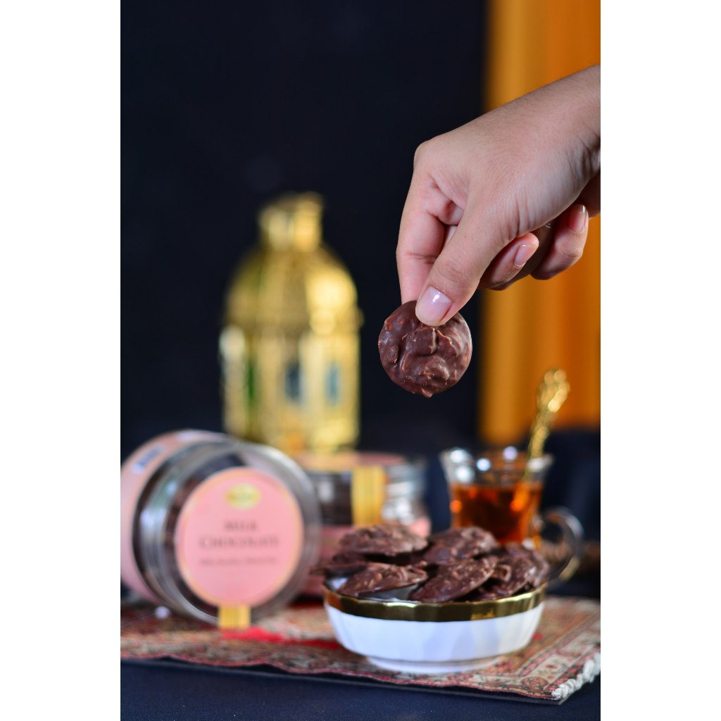 

Almond Chocolate Bark Sendokibu