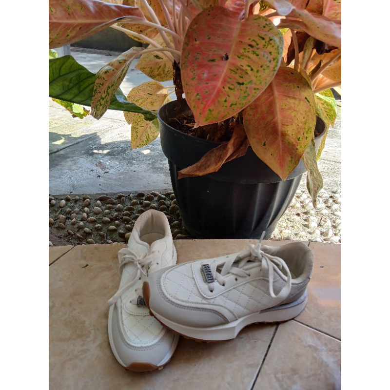 SEPATU_WANITA_SNEAKERS_EMORY_STYLE_NORINA