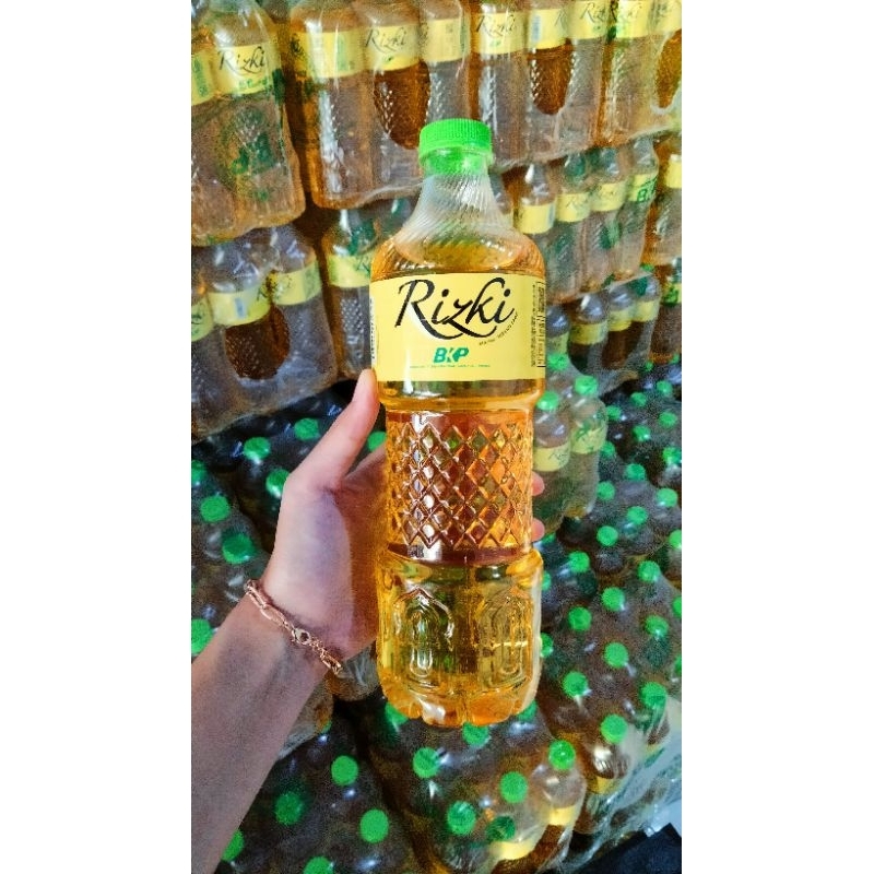 

minyak goreng rizki botol isi 900ml