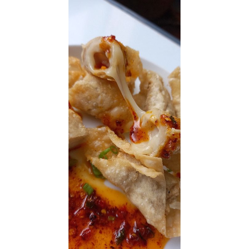 

Pangsit Goreng Tulang Rangu Chili Oil/ pangsit keju/ pangsit mozarella