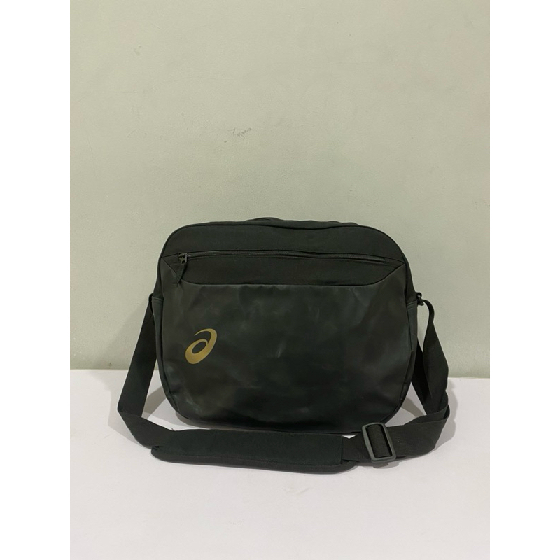 tas selempang asics