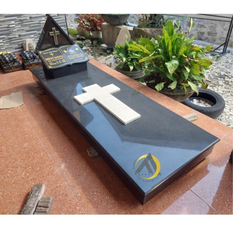 Kijing makam kristen nisan model rumah batu granit hitam