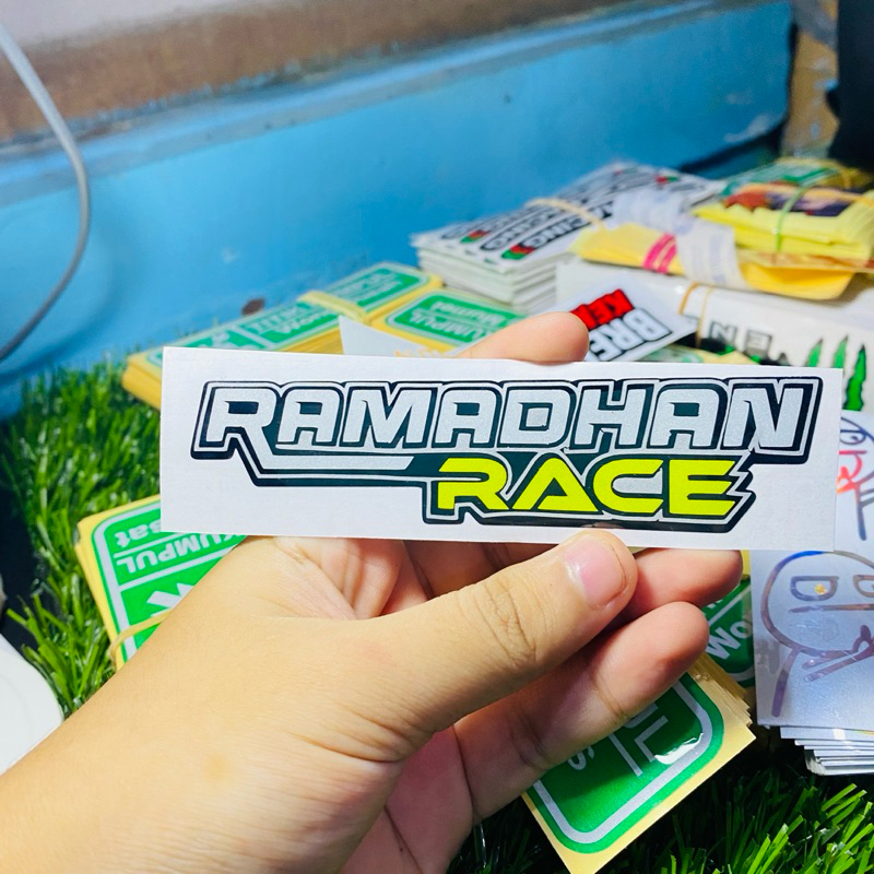 Sticker cutting kata kata bulan ramadhan variasi helm motor Stiker cuting tulisan RAMADHAN RACE kere
