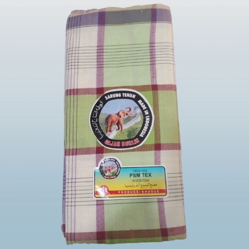 GAJAH BERLIN Sarung Tenun Motif Kotak Kotak