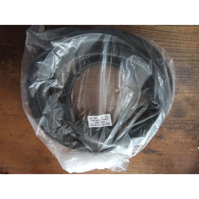 Karet pintu kijang super kijang grand kijang jantan kijang rover kanan depan posisi sopir