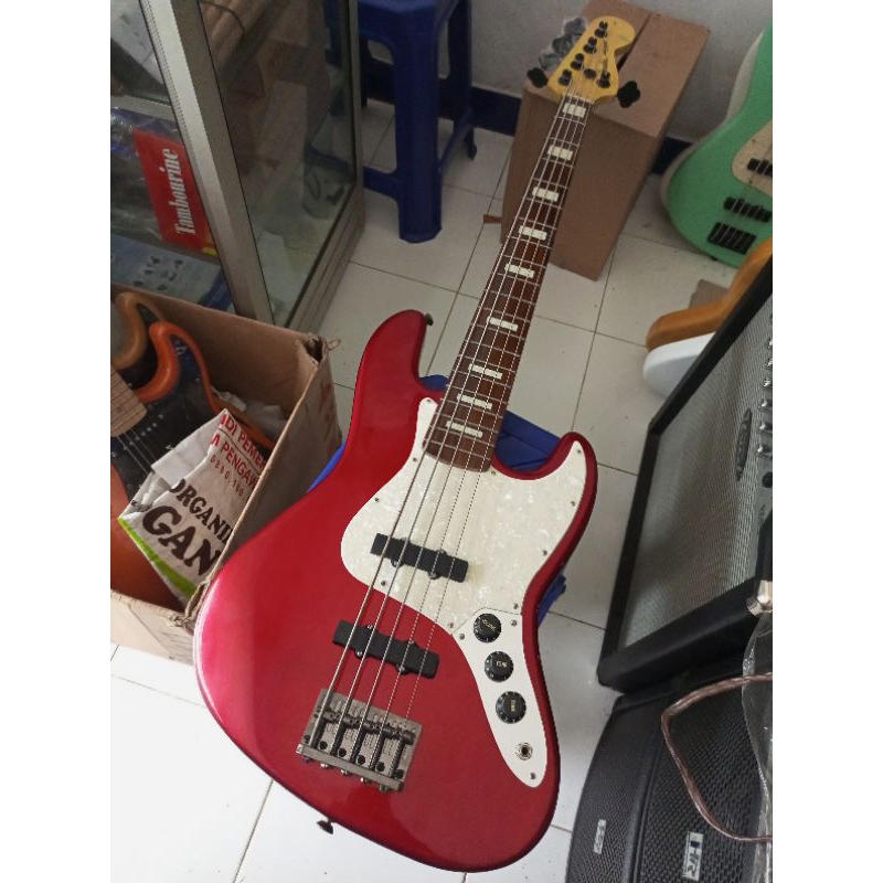 BASS FENDER STRING 5
