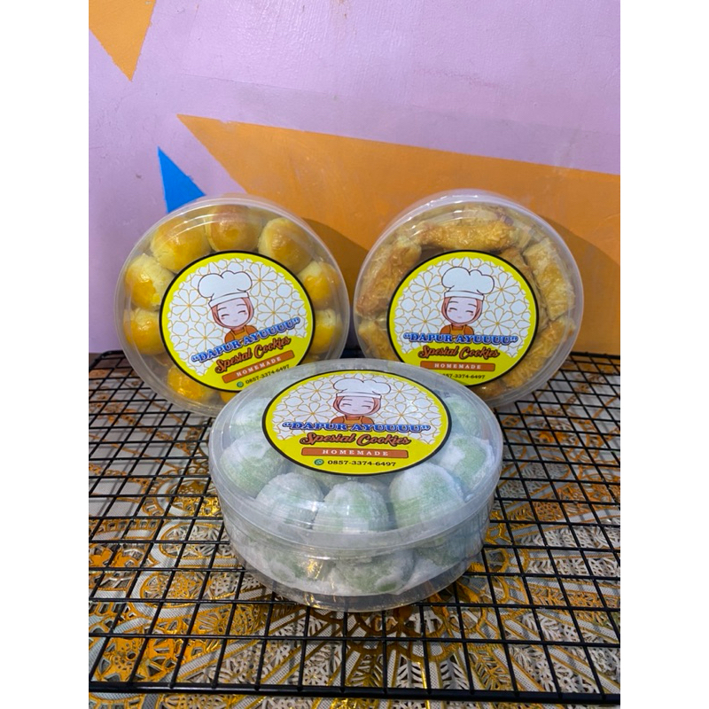 

PAKET KUE KERING LEBARAN isi 3 (Nastar,Kastangel Snowball)