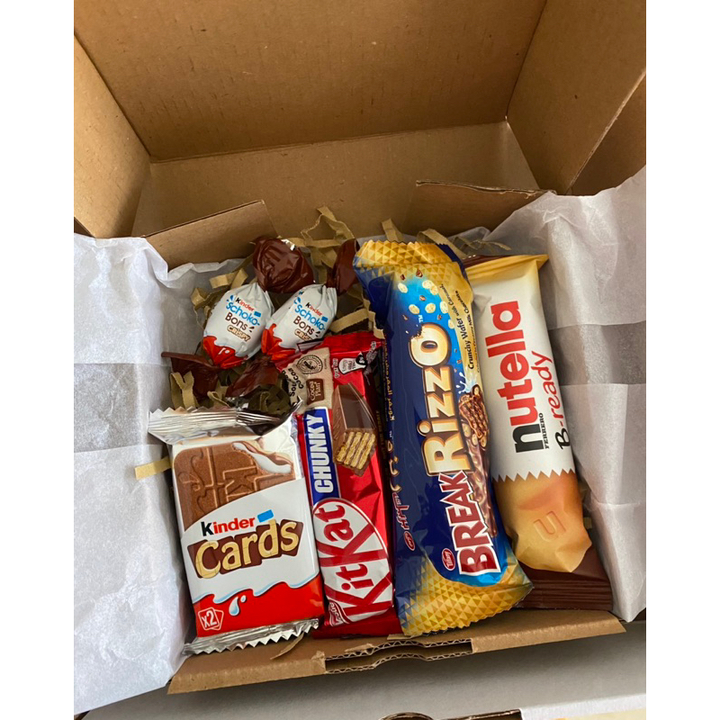 

MINI HAMPERS BY ZAYRA SNACK IMPORT READY YAHH LEBARAN YUK