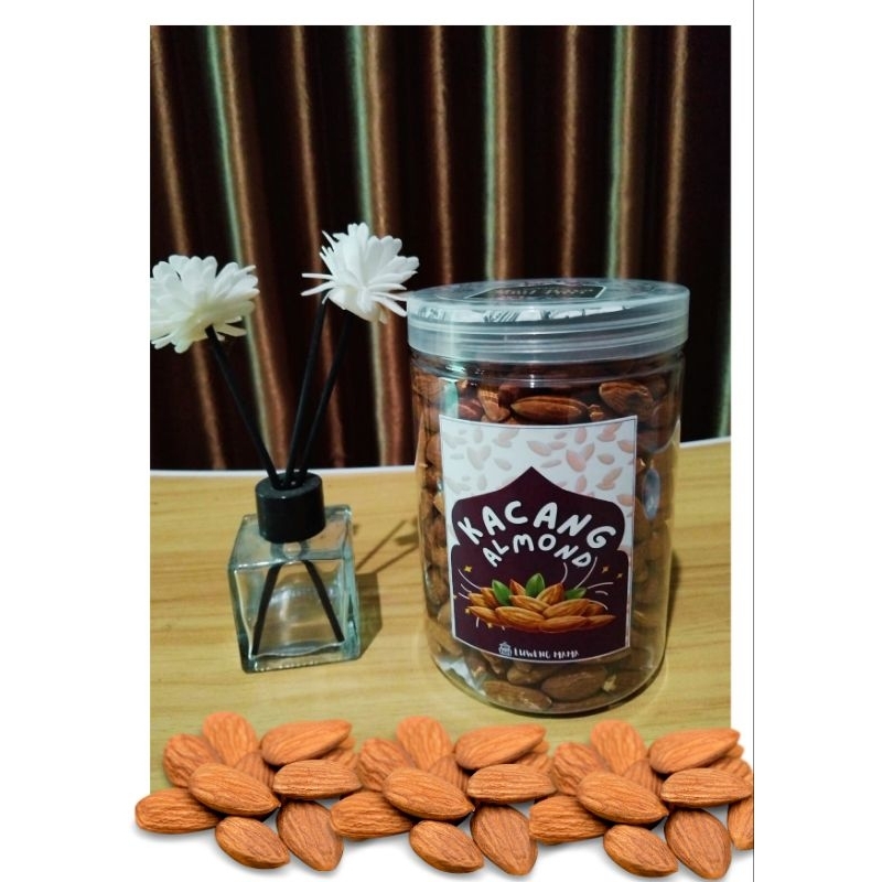 

Kacang Almond Panggang Luweng Mama 500gr