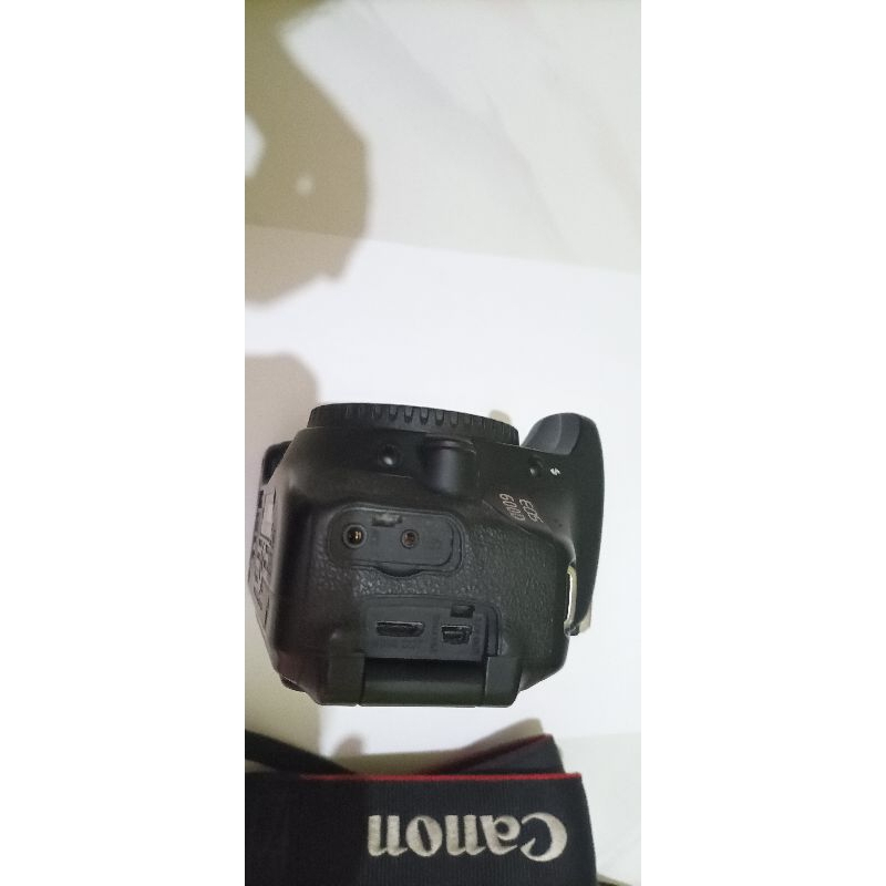 Kamera DSLR Canon 600D Body Only