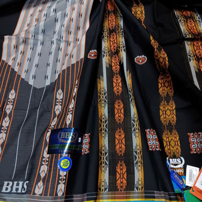 SARUNG BHS CLASSIC GOLD C48 JGF 9 HITAM JACQUARD