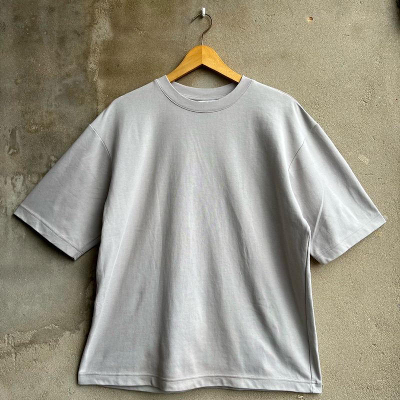 T-shirt Uniqlo Oversize