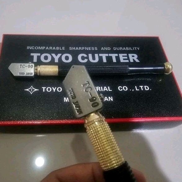 TOYO TC 90 ORIGINAL LIMITED EDITION HANDLE BESI Alat potong kaca Tc 90  Oil glass cutter tc90 tc-90