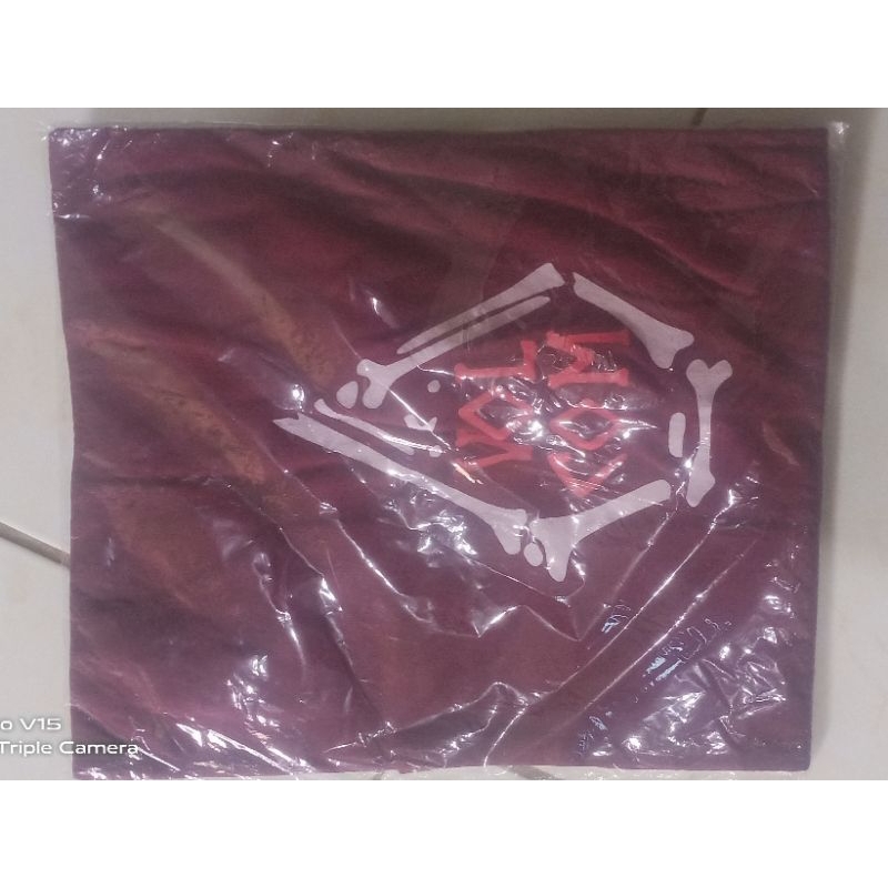 baju kaos laki laki merah hati