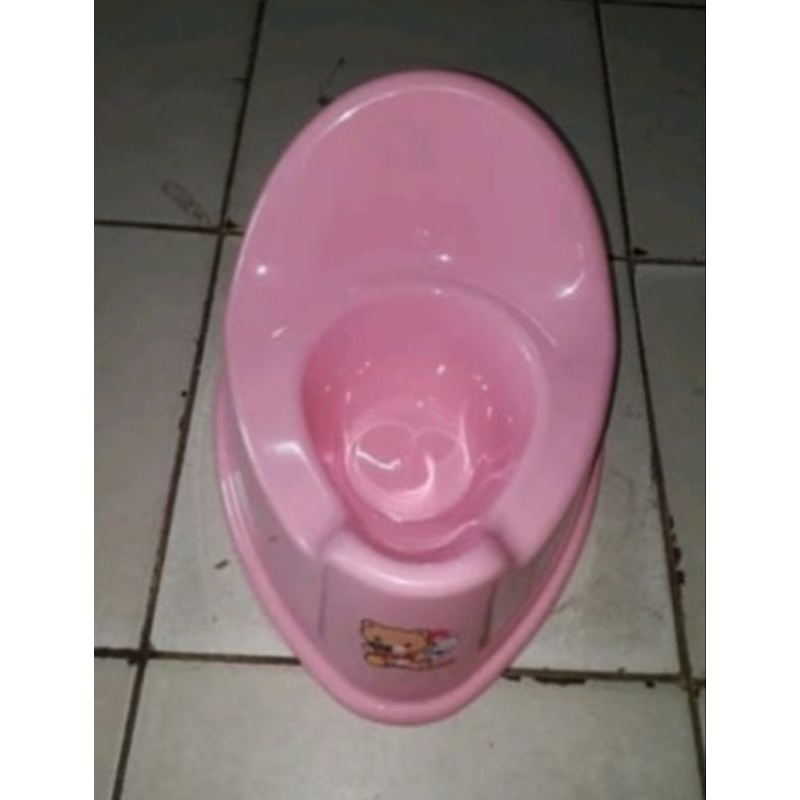 pispot anak duduk lion star