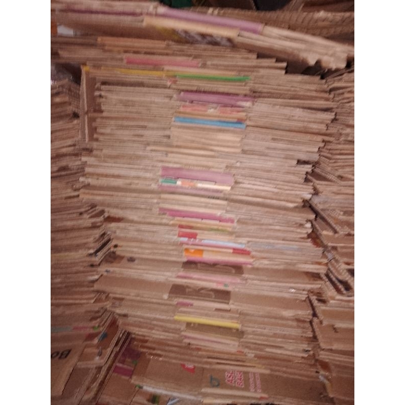 

Kardus packing bekas minuman cup