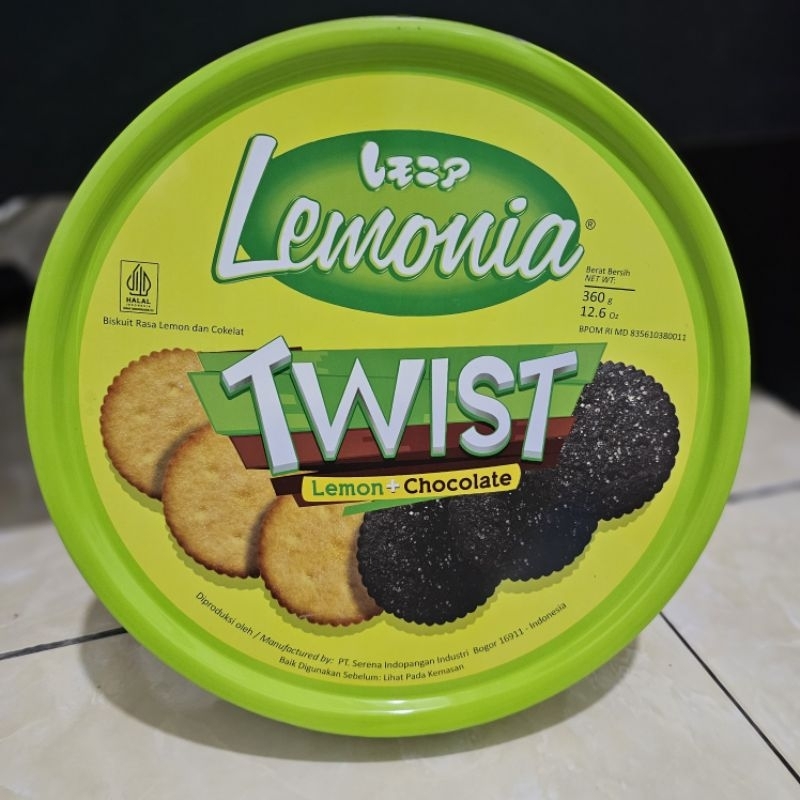 

NISSIN LEMONIA TWIST LEMON CHOCOLATE | lemonia lemon chocolate kaleng | biskuit lemonia kaleng | lemonia kaleng