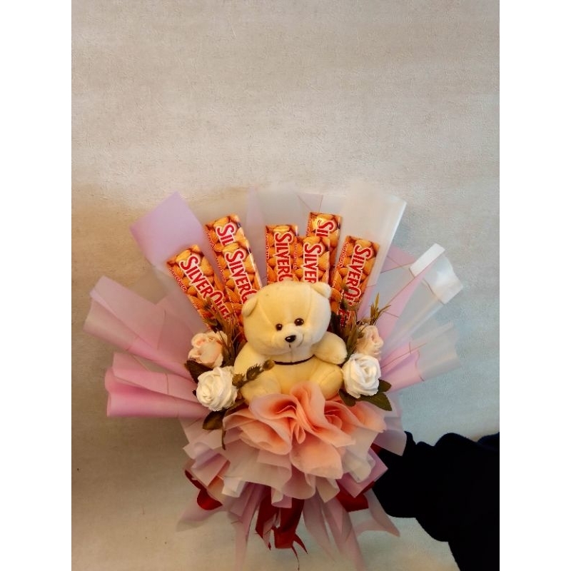 

buket Silverqueen+boneka+ bunga