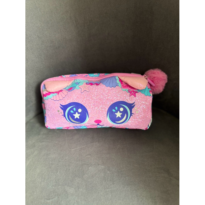 

Sm*ggl* Hi There Pocket Character Pencil Case