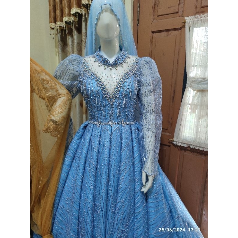 gaun pengantin mewah elegan di warna biru Beby blue