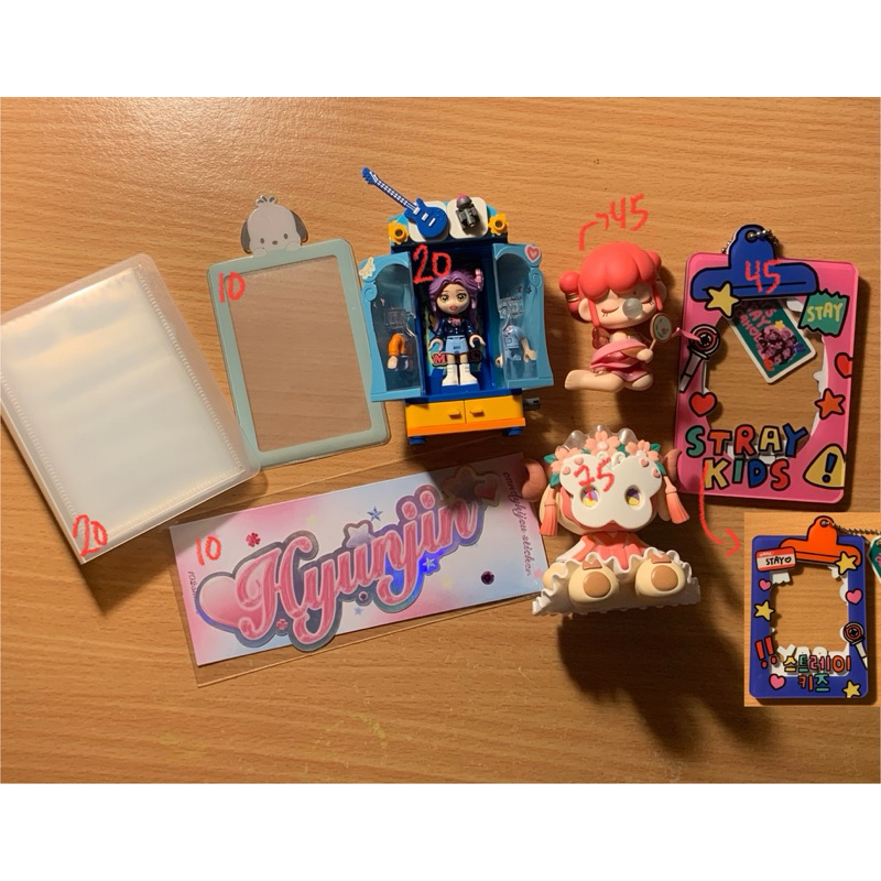 [BACA DESC] collect book kolbuk preloved 1p figure pc holder sanrio stray kids double side sticker h