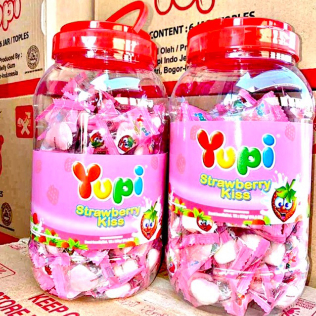 

YUPI KISS STRAWBERRY 300 GRAM 1 TOPLES / YUPI TOPLES / PERMEN YUPI TOPLES (120+ PCS)