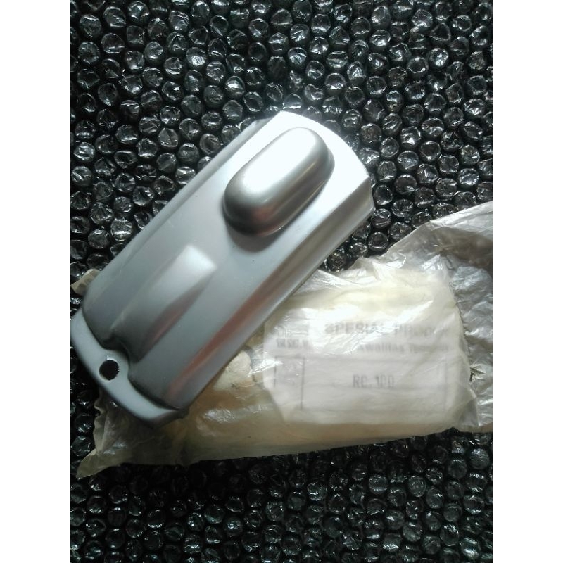 Tutup Cover rantai rante Katengekes kecil Suzuki RC80 RC100.