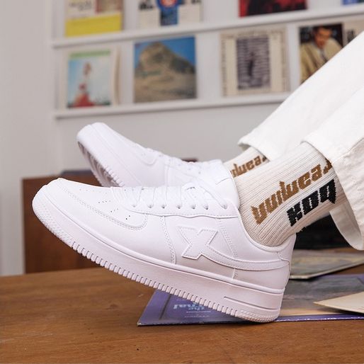 Sepatu putih polos pria dan wanita korean style sneakers terlaris