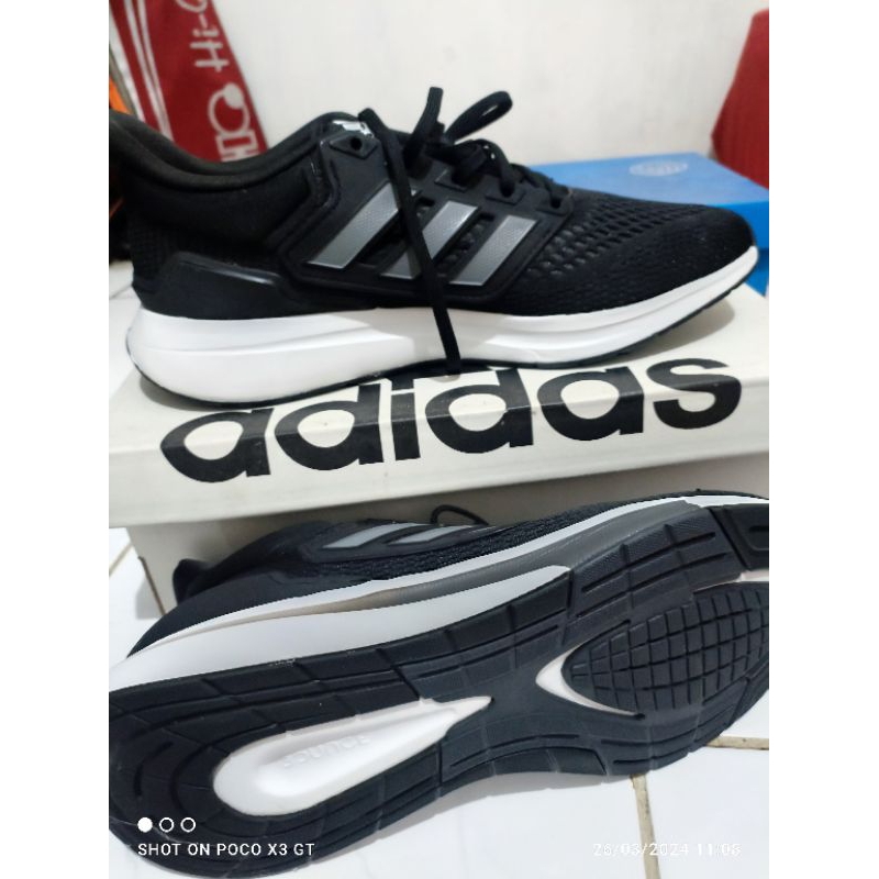 Sepatu Adidas EQ21 RUN  uk 46 baru (1)