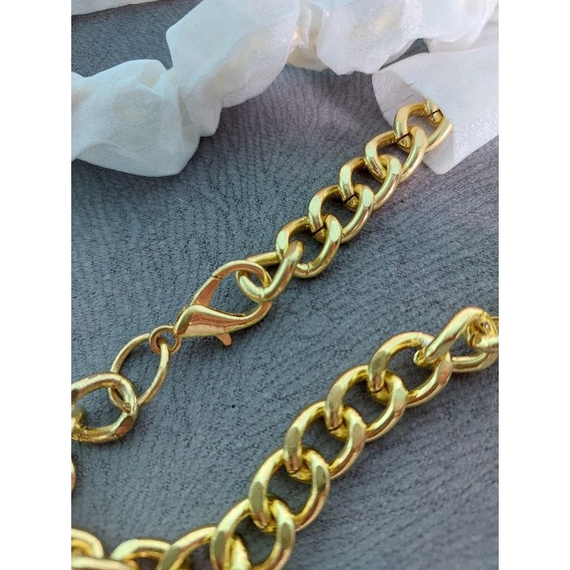 Tali Rantai tas Gold