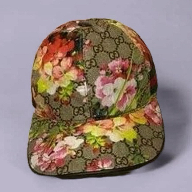 topi wanita gucci