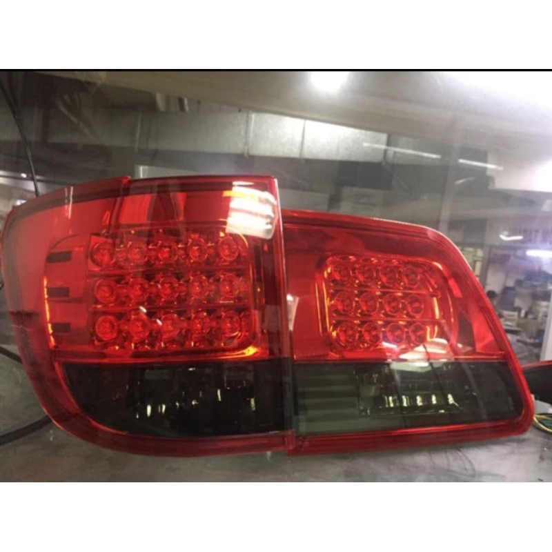 lampu stoplamp fortuner 2004-2010