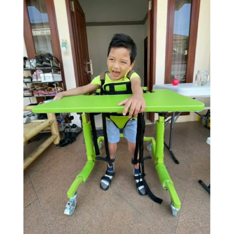 walker+meja anak cerebral palsy