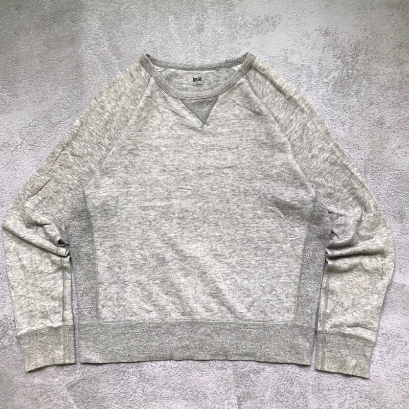 crewneck uniqlo second original , crewneck second original, crewneck basic , crewneck polos , crewne
