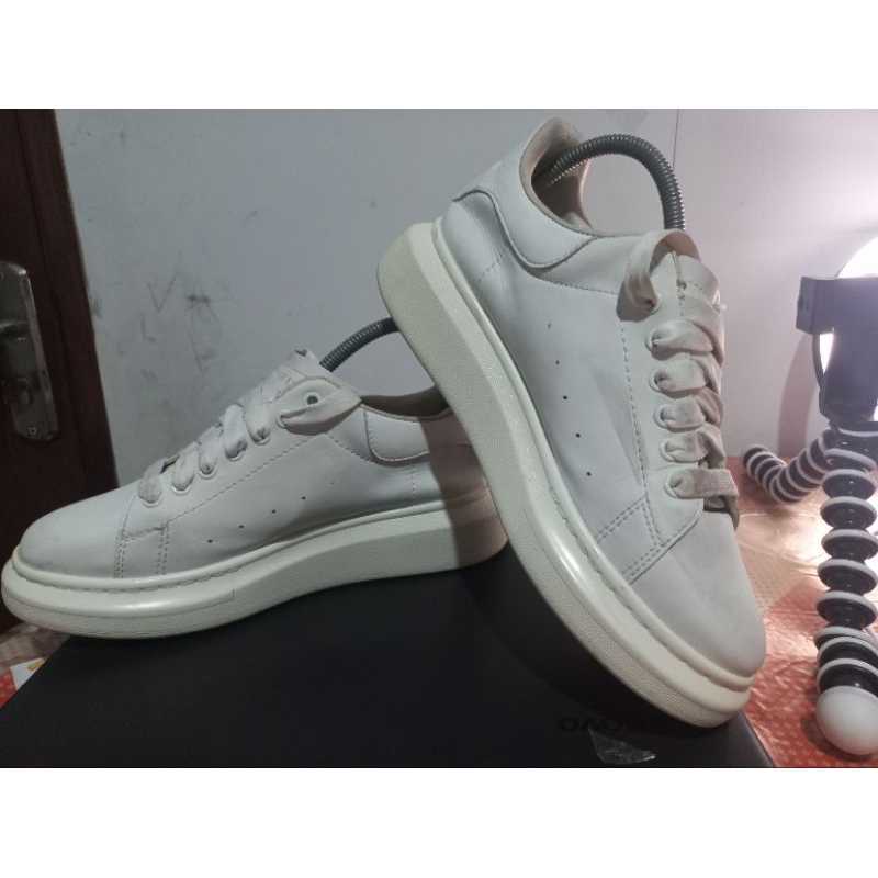 sepatu Alexander McQueen