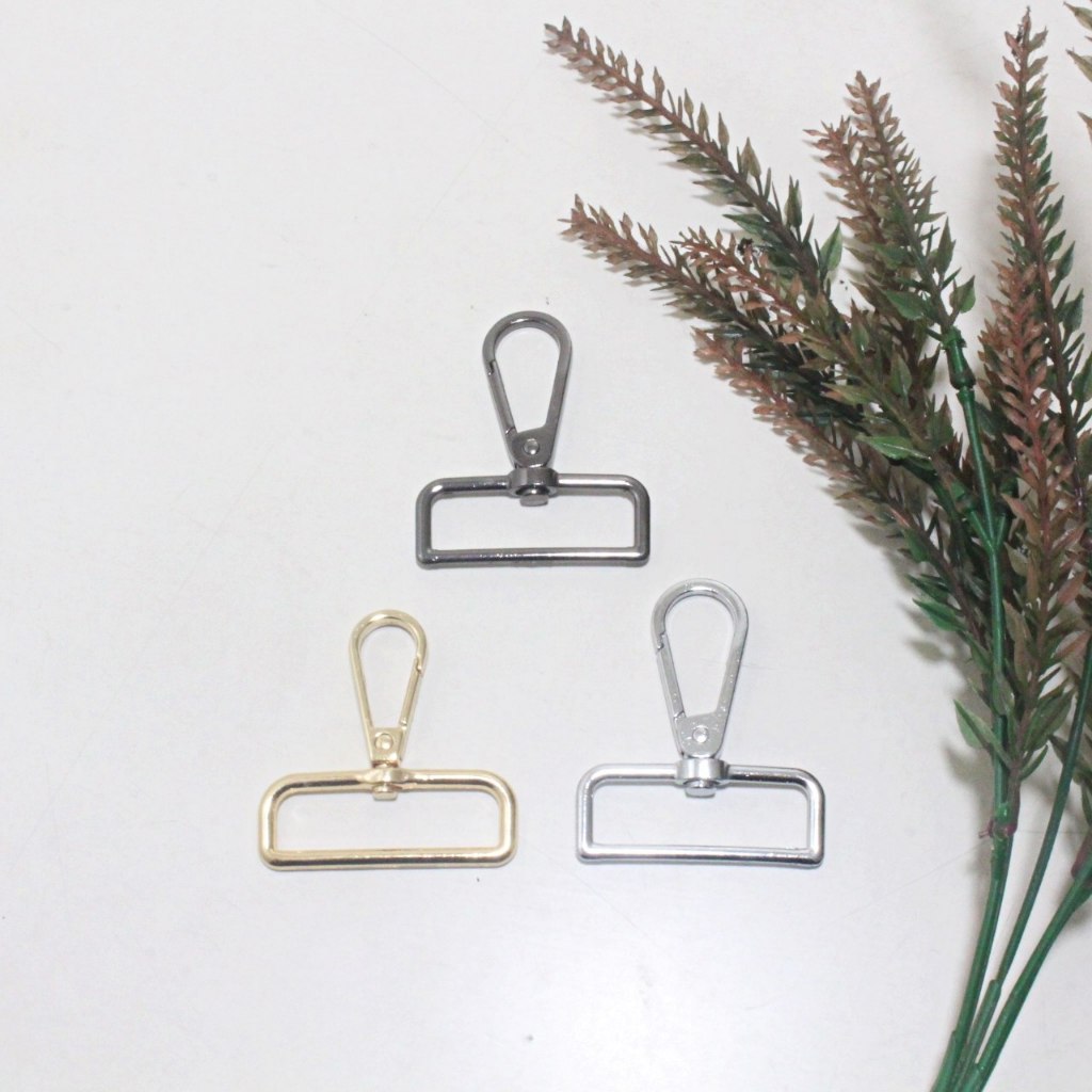 

Pengait Cantelan 4 cm Buat Tali Lanyard ID Card Kew-Kew Kait Gold Hitam Silver (Harga 1pc)