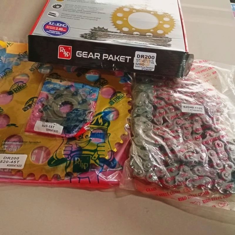 GIR SET DR200 CHAIN KIT GEAR SET SUZUKI DR 200 GEAR DEPAN 15T GEAR BELAKANG 45T RANTAI 520-112 SUZUK