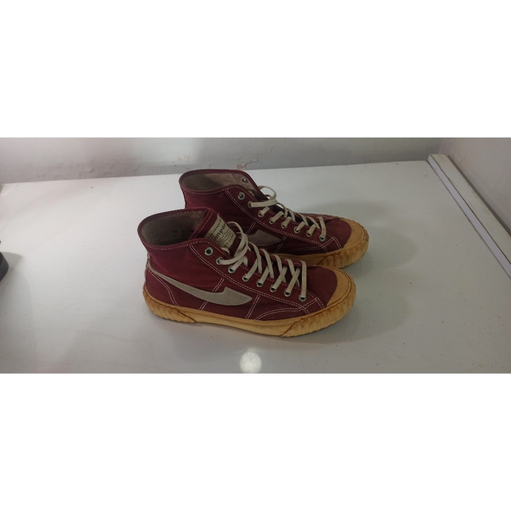 Sepatu Compass Vintage