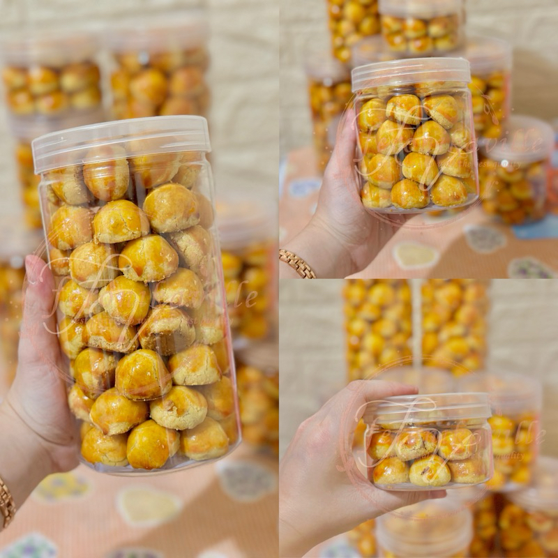 

[ BISA KIRIM KELUAR KOTA ] KUE NASTAR PREMIUM BY VILLE HOMEMADE (KUE NENAS)