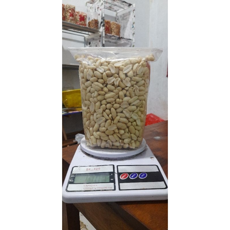 

1 KG KACANG KUPAS MENTAH WONOGIRI
