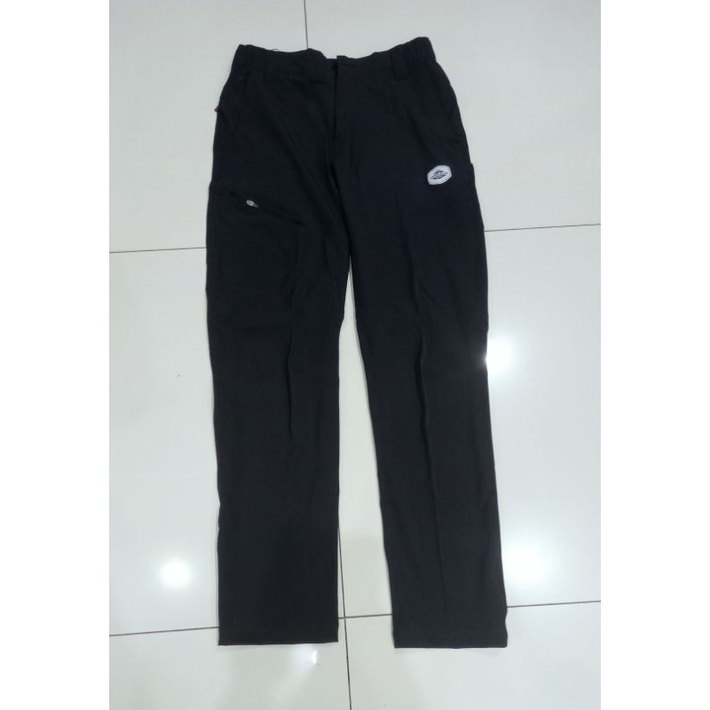 CELANA PANJANG MAKALU ANIMALE