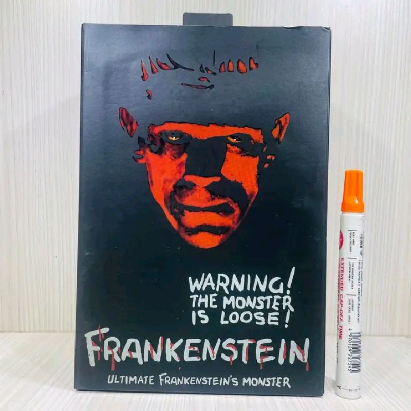 mainan action figureUltimate frankenstein monsterWarning the monster is loose
The original horror sh