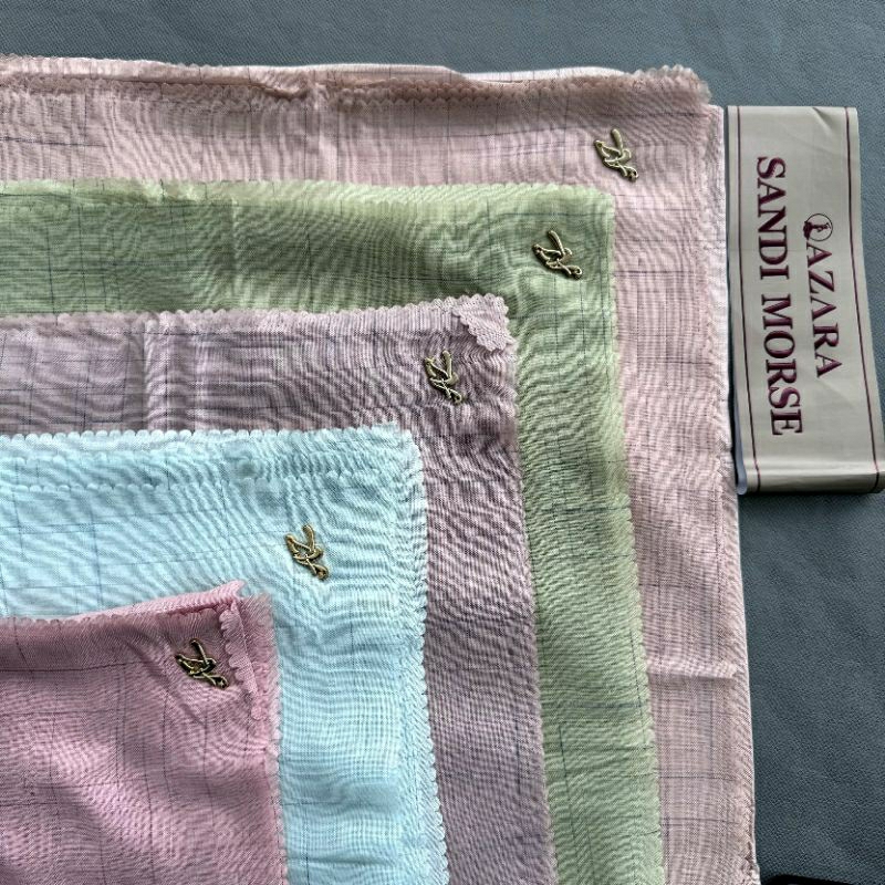 Hijab Segi Empat Motif Azara Sandi Morse