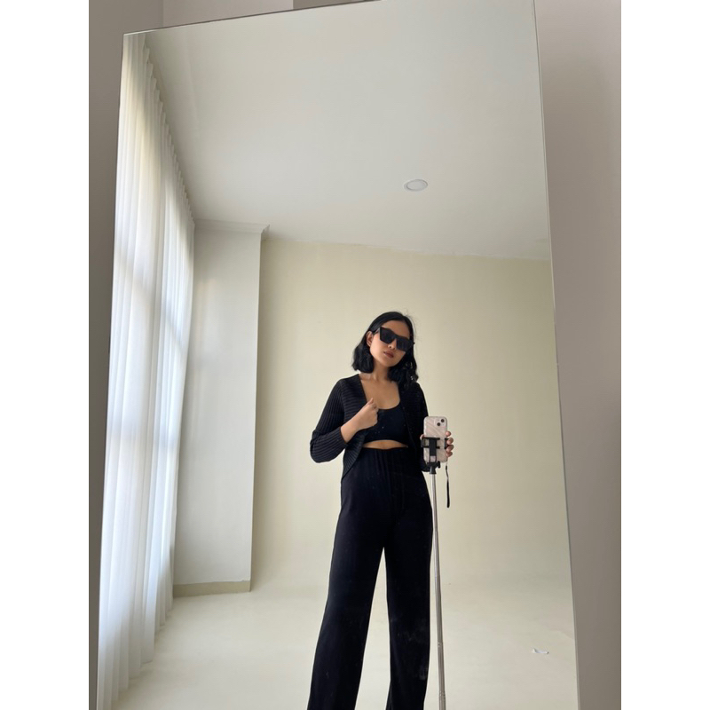 [PRELOVED] Noir Sur Blanc Knit Cropped Cardigan